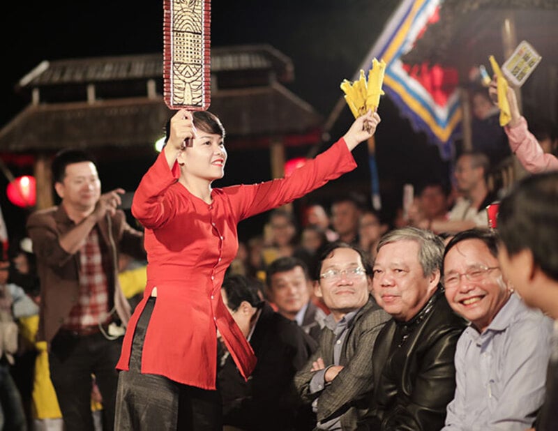 Discover Hoi An at night